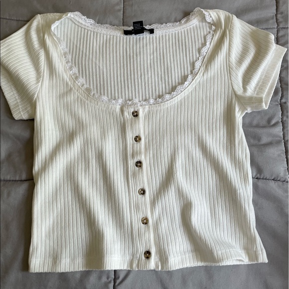 Crop tops - Picture 3 of 3